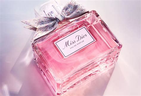 Dior france signature